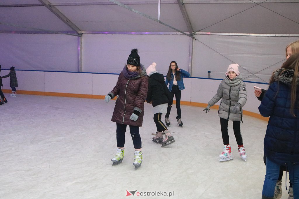 Sztuczne lodowisko oficjalnie otwarte [09.02.2020] - zdjęcie #21 - eOstroleka.pl