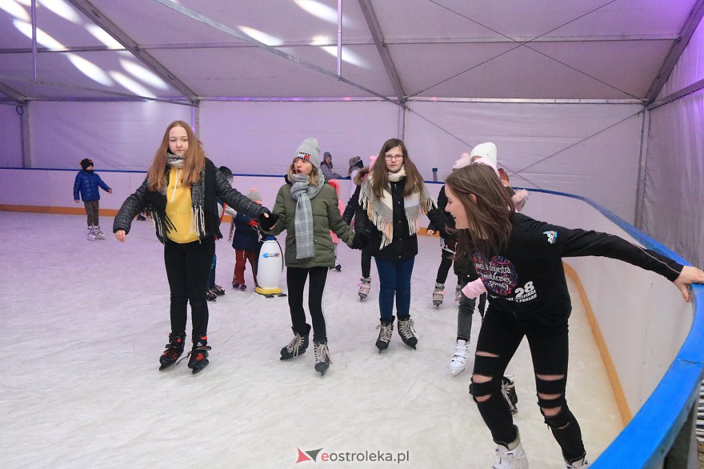Sztuczne lodowisko oficjalnie otwarte [09.02.2020] - zdjęcie #4 - eOstroleka.pl