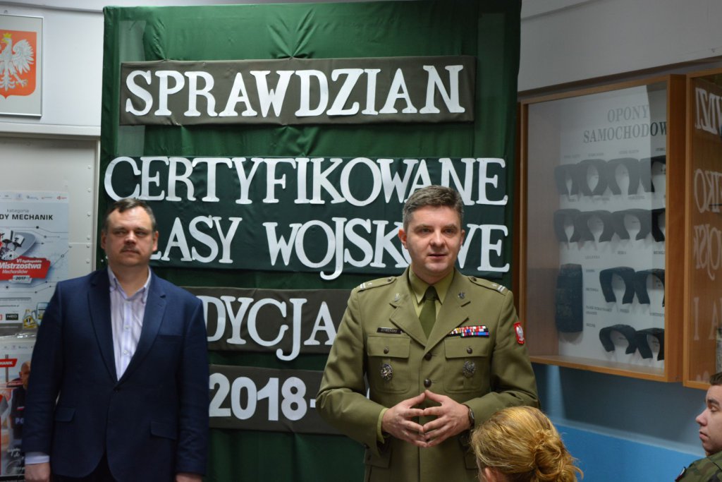 Adepci klas mundurowych z ZSZ 2 z certyfikatami MON. Egzaminy zdali wzorowo [13.02.2020] - zdjęcie #10 - eOstroleka.pl
