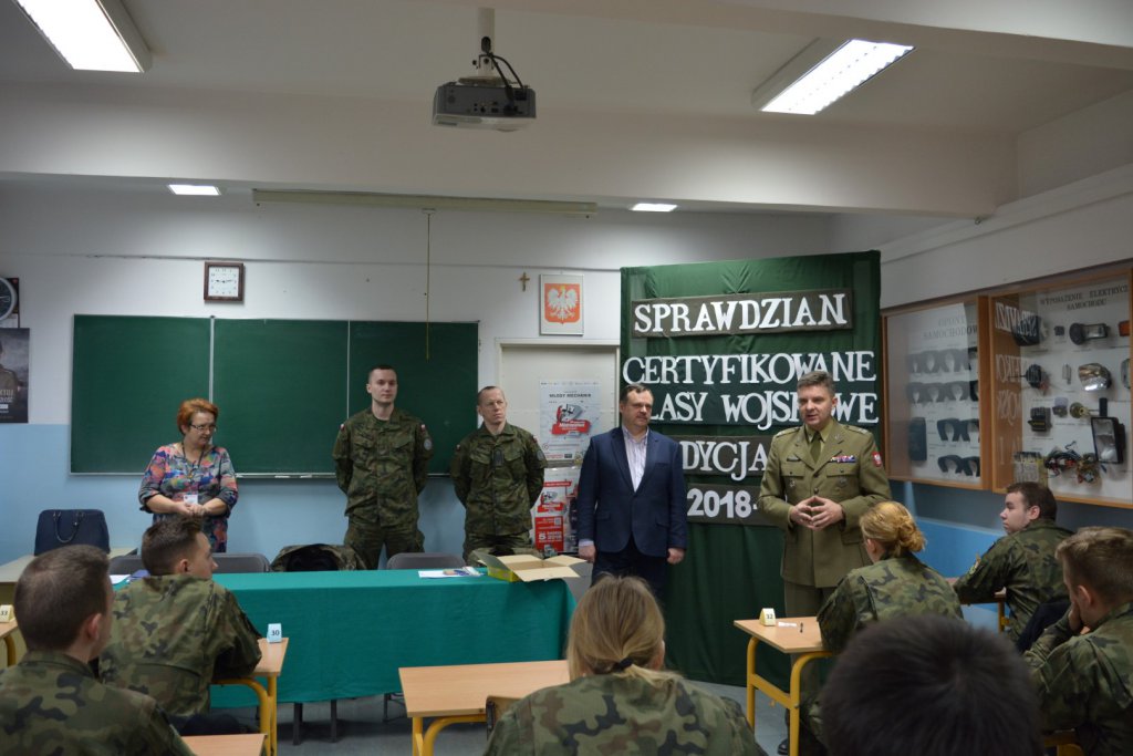 Adepci klas mundurowych z ZSZ 2 z certyfikatami MON. Egzaminy zdali wzorowo [13.02.2020] - zdjęcie #14 - eOstroleka.pl