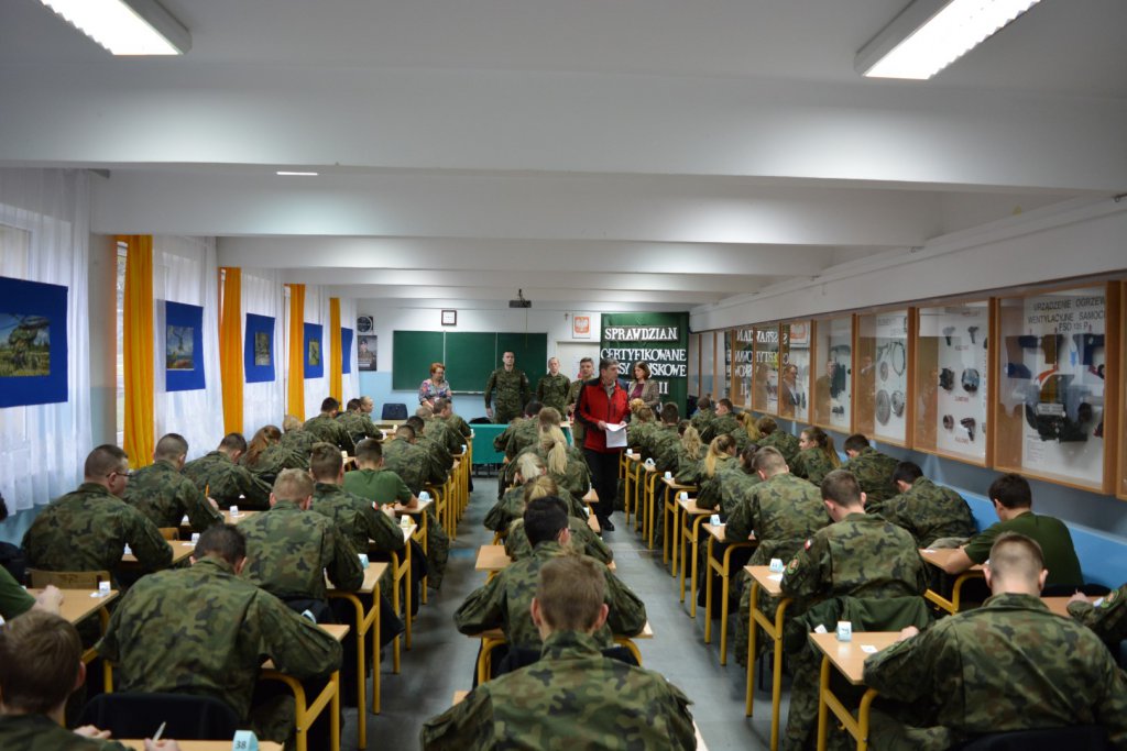 Adepci klas mundurowych z ZSZ 2 z certyfikatami MON. Egzaminy zdali wzorowo [13.02.2020] - zdjęcie #16 - eOstroleka.pl