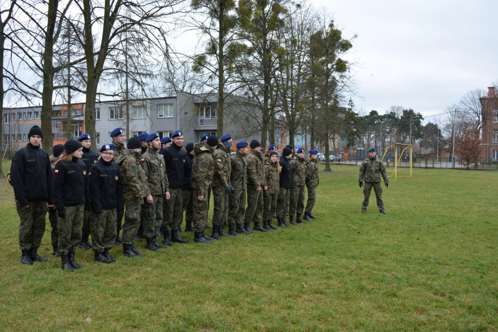 Adepci klas mundurowych z ZSZ 2 z certyfikatami MON. Egzaminy zdali wzorowo [13.02.2020] - zdjęcie #22 - eOstroleka.pl