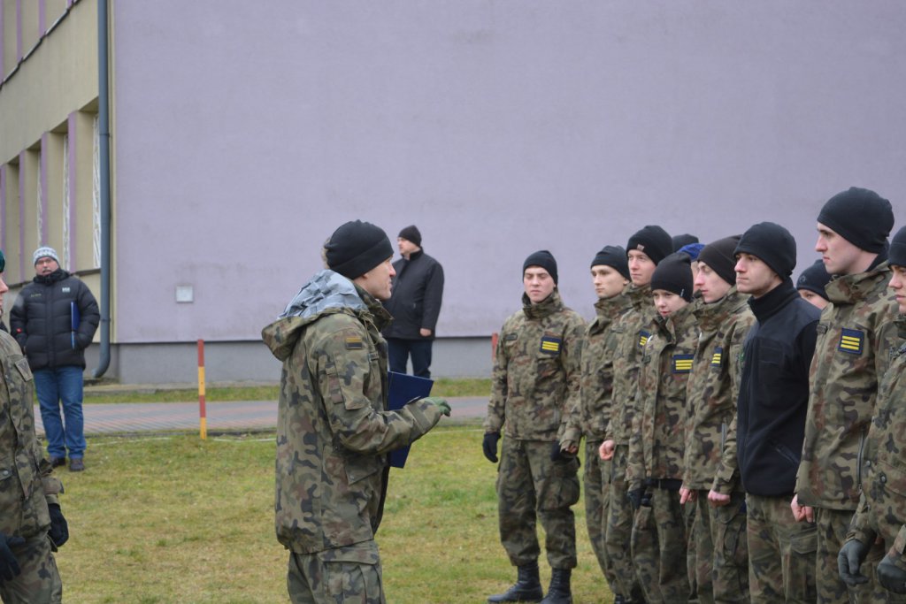 Adepci klas mundurowych z ZSZ 2 z certyfikatami MON. Egzaminy zdali wzorowo [13.02.2020] - zdjęcie #24 - eOstroleka.pl
