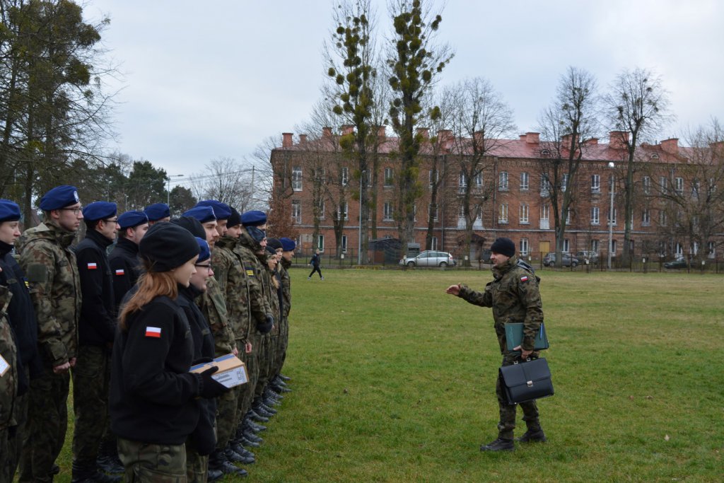 Adepci klas mundurowych z ZSZ 2 z certyfikatami MON. Egzaminy zdali wzorowo [13.02.2020] - zdjęcie #25 - eOstroleka.pl