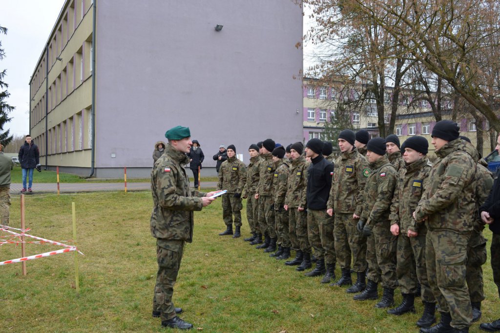 Adepci klas mundurowych z ZSZ 2 z certyfikatami MON. Egzaminy zdali wzorowo [13.02.2020] - zdjęcie #38 - eOstroleka.pl