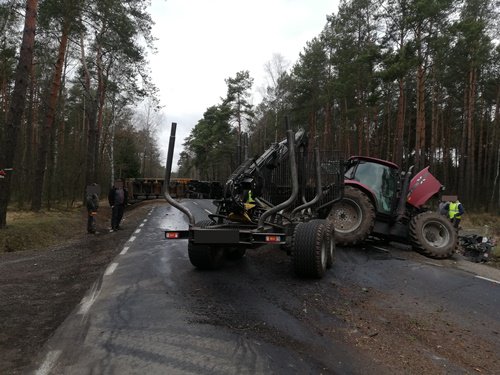 Groźny wypadek pod Wyszkowem [18.02.2020] - zdjęcie #1 - eOstroleka.pl