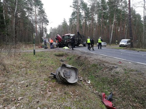 Groźny wypadek pod Wyszkowem [18.02.2020] - zdjęcie #4 - eOstroleka.pl