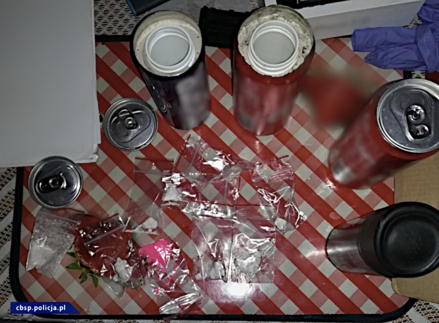 Narkotyki ukryte w puszkach po napojach. CBŚP zatrzymało 12 osób! [21.02.2020] - zdjęcie #9 - eOstroleka.pl