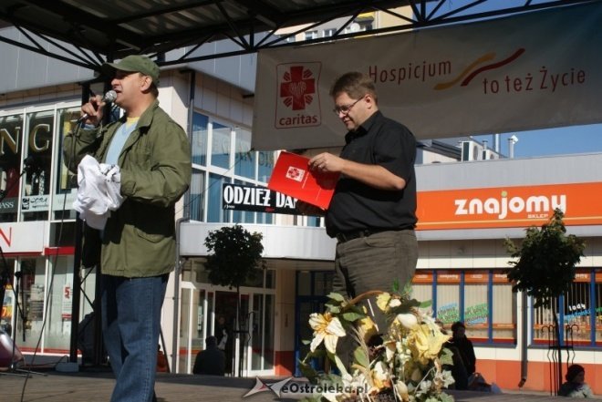 Happenig na rzecz Hospicjum Domowego CARITAS (09.10.2010) - zdjęcie #21 - eOstroleka.pl