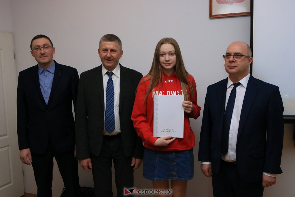XVI sesja Rady Powiatu: Było o bezrobociu, wstrzymanej budowie elektrowni i koronawirusie [28.02.2020] - zdjęcie #18 - eOstroleka.pl