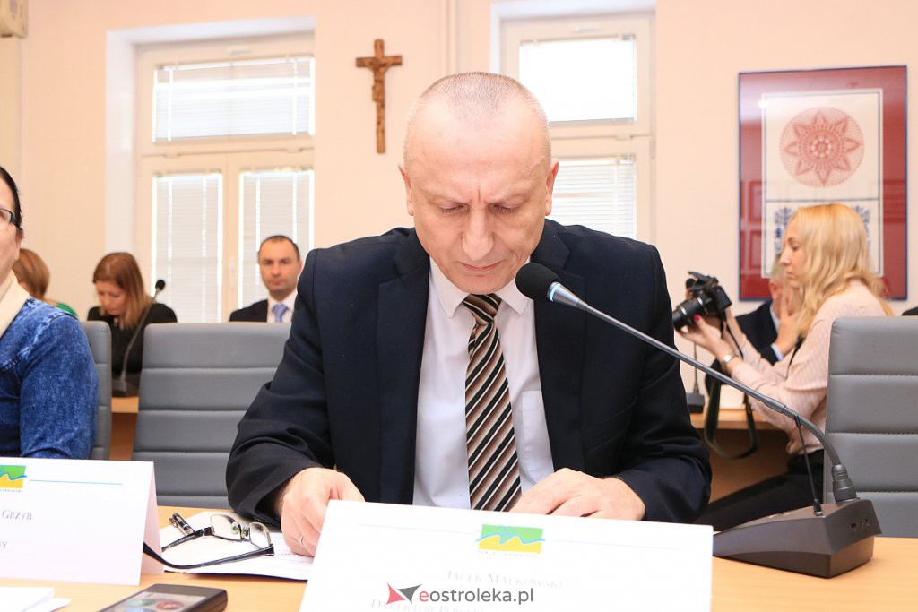 XVI sesja Rady Powiatu: Było o bezrobociu, wstrzymanej budowie elektrowni i koronawirusie [28.02.2020] - zdjęcie #8 - eOstroleka.pl