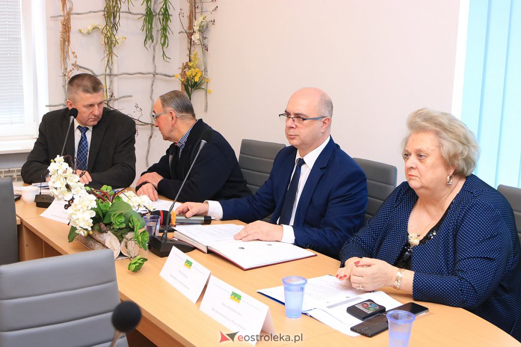 XVI sesja Rady Powiatu: Było o bezrobociu, wstrzymanej budowie elektrowni i koronawirusie [28.02.2020] - zdjęcie #7 - eOstroleka.pl
