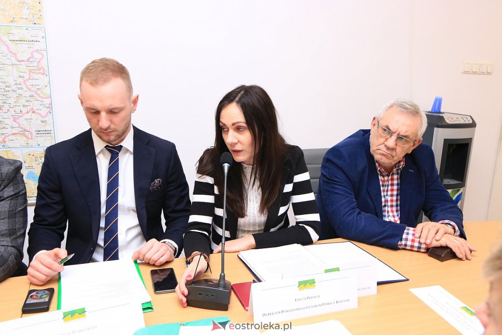XVI sesja Rady Powiatu: Było o bezrobociu, wstrzymanej budowie elektrowni i koronawirusie [28.02.2020] - zdjęcie #1 - eOstroleka.pl