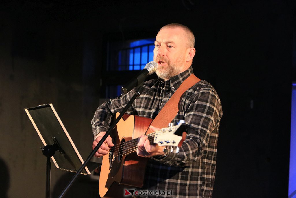Koncert w Muzeum Żołnierzy Wyklętych: Adam Jarząbek wyśpiewał Jacka Kaczmarskiego [01.03.2020] - zdjęcie #6 - eOstroleka.pl
