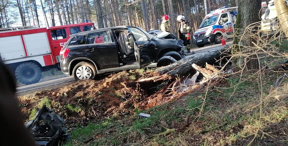 Dwa groźne wypadki na lokalnych drogach. Poszkodowane trzy osoby [11.03.2020] - zdjęcie #9 - eOstroleka.pl