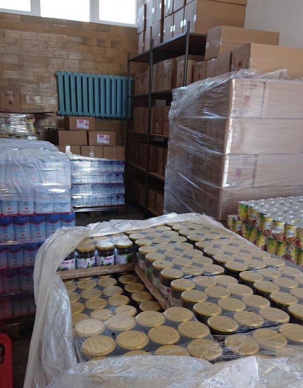 Do Ostrołęki trafiło 9 ton żywności. Pomógł Carritas, terytorialsi, wolontariusze i prywatna firma [ZDJĘCIA] - zdjęcie #8 - eOstroleka.pl