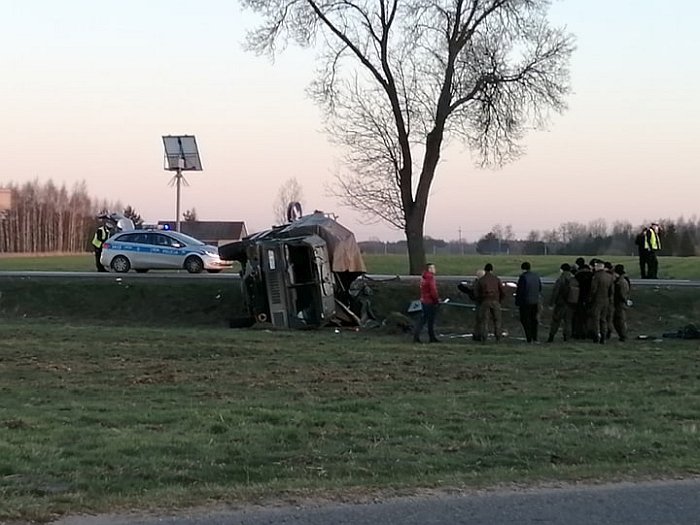 Poważny wypadek pod Goworowem. Wielu rannych żołnierzy! [ZDJĘCIA] - zdjęcie #18 - eOstroleka.pl