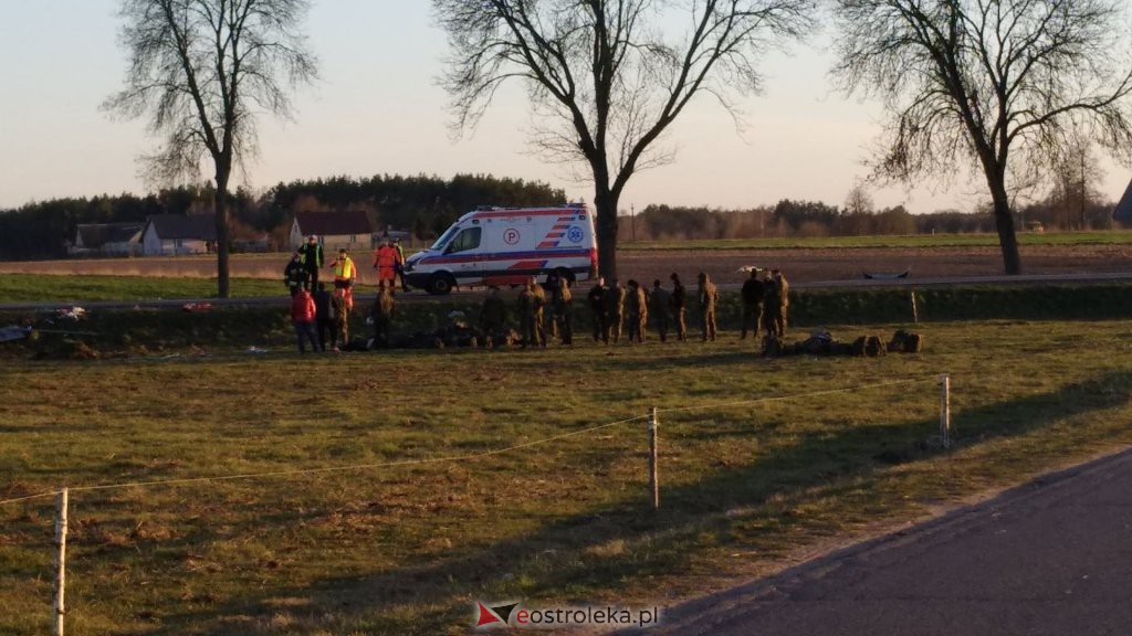 Poważny wypadek pod Goworowem. Wielu rannych żołnierzy! [ZDJĘCIA] - zdjęcie #31 - eOstroleka.pl