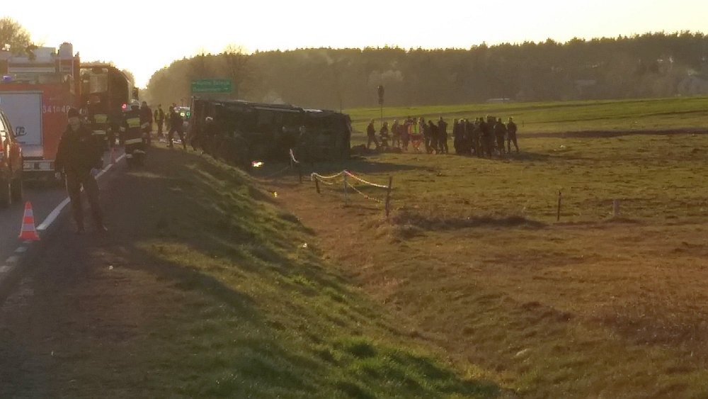 Poważny wypadek pod Goworowem. Wielu rannych żołnierzy! [ZDJĘCIA] - zdjęcie #14 - eOstroleka.pl