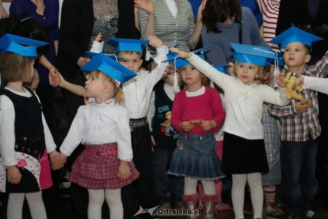 Ślubowanie na przedszkolaka w Przedszkolu Miejskim nr 7 - zdjęcie #34 - eOstroleka.pl