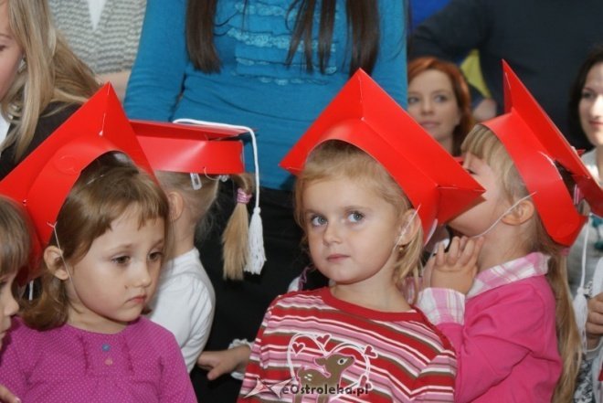 Ślubowanie na przedszkolaka w Przedszkolu Miejskim nr 7 - zdjęcie #15 - eOstroleka.pl
