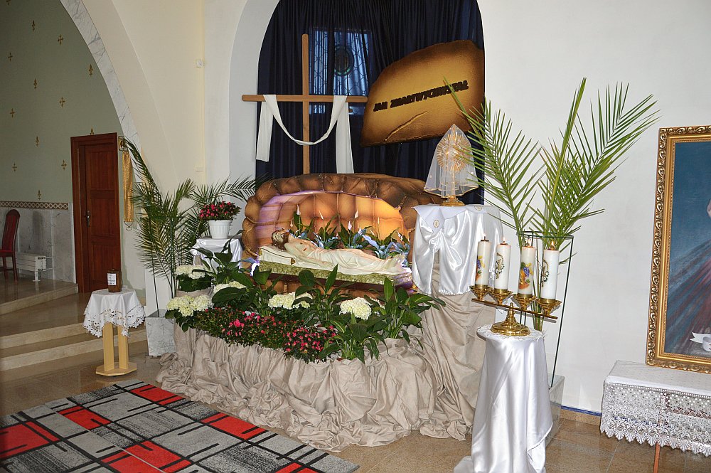 Wielkanoc 2020 - Groby Pańskie w ostrołęckich kościołach [11.04.2020] - zdjęcie #7 - eOstroleka.pl