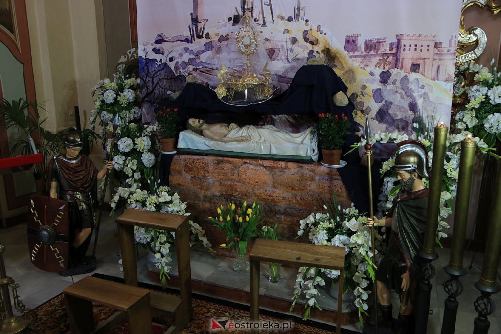 Wielkanoc 2020 - Groby Pańskie w ostrołęckich kościołach [11.04.2020] - zdjęcie #3 - eOstroleka.pl
