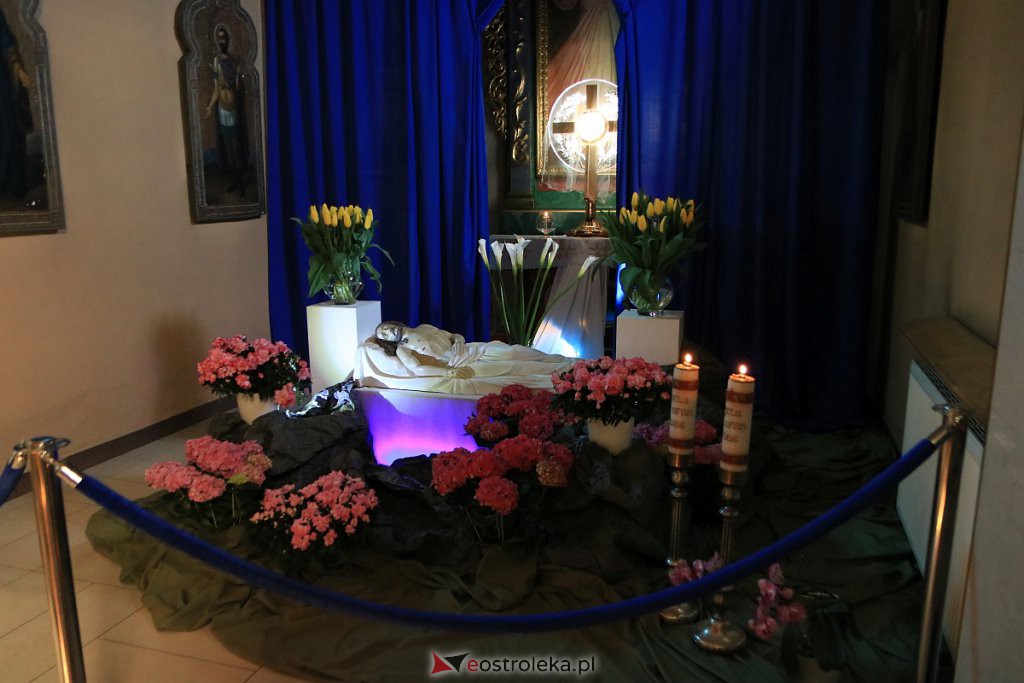 Wielkanoc 2020 - Groby Pańskie w ostrołęckich kościołach [11.04.2020] - zdjęcie #13 - eOstroleka.pl