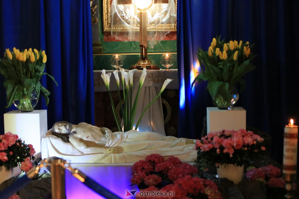 Wielkanoc 2020 - Groby Pańskie w ostrołęckich kościołach [11.04.2020] - zdjęcie #15 - eOstroleka.pl
