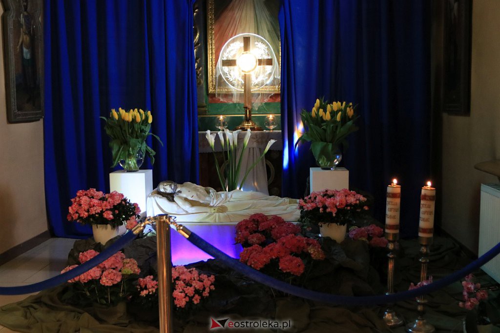 Wielkanoc 2020 - Groby Pańskie w ostrołęckich kościołach [11.04.2020] - zdjęcie #16 - eOstroleka.pl