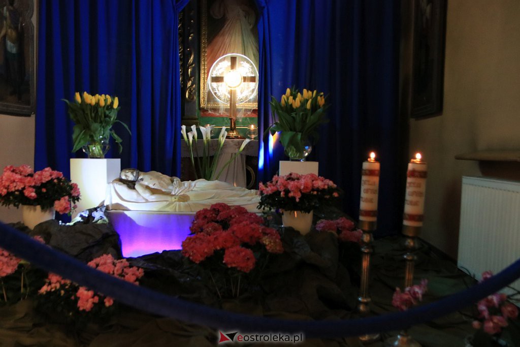 Wielkanoc 2020 - Groby Pańskie w ostrołęckich kościołach [11.04.2020] - zdjęcie #20 - eOstroleka.pl