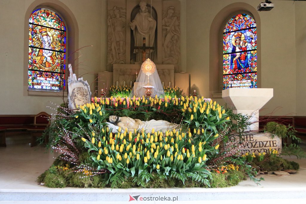 Wielkanoc 2020 - Groby Pańskie w ostrołęckich kościołach [11.04.2020] - zdjęcie #21 - eOstroleka.pl