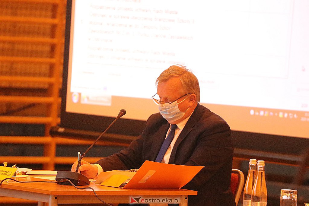 Nadzwyczajna sesja rady miasta w SP 10 [28.04.2020] - zdjęcie #9 - eOstroleka.pl