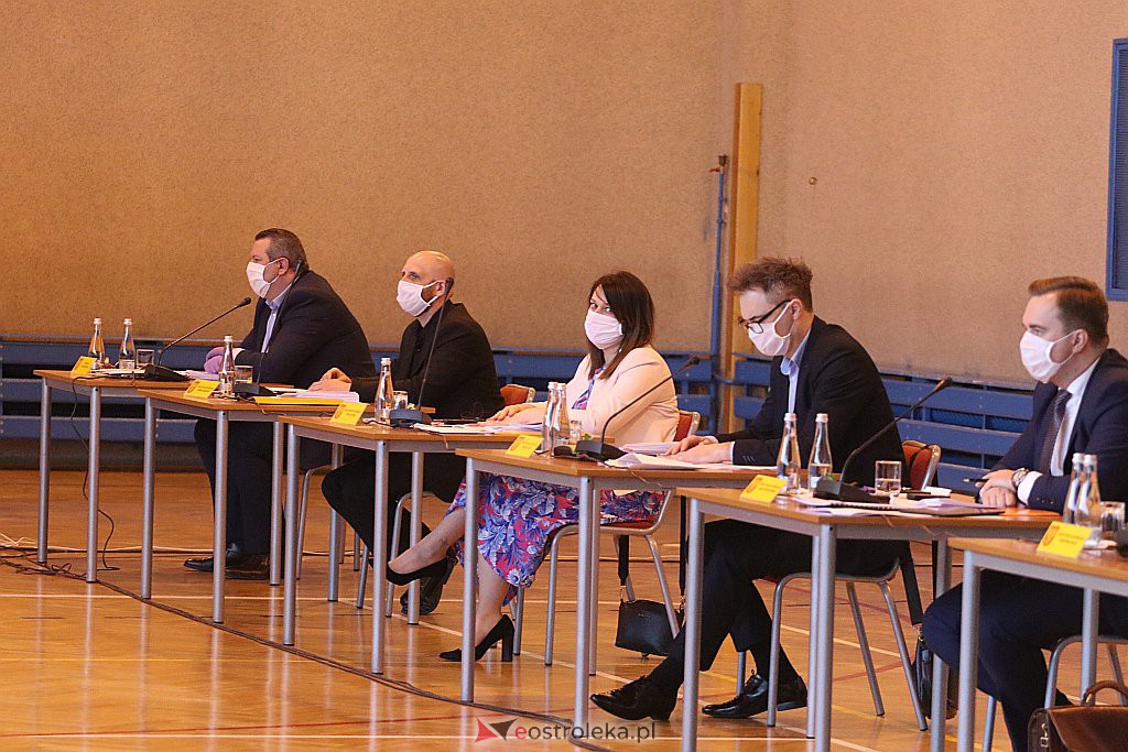 Nadzwyczajna sesja rady miasta w SP 10 [28.04.2020] - zdjęcie #13 - eOstroleka.pl