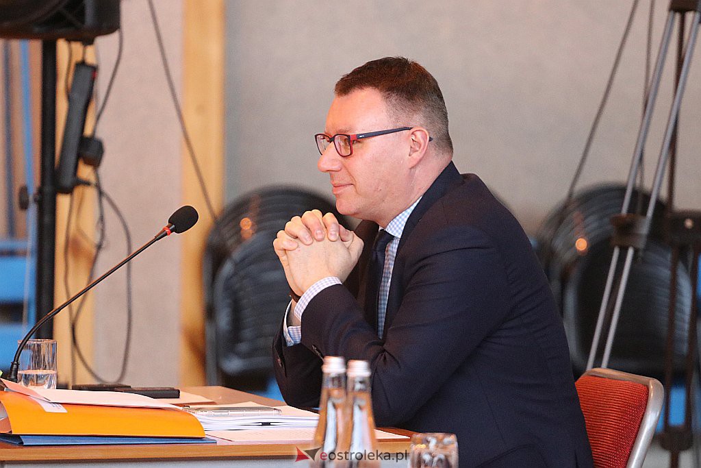 Nadzwyczajna sesja rady miasta w SP 10 [28.04.2020] - zdjęcie #39 - eOstroleka.pl