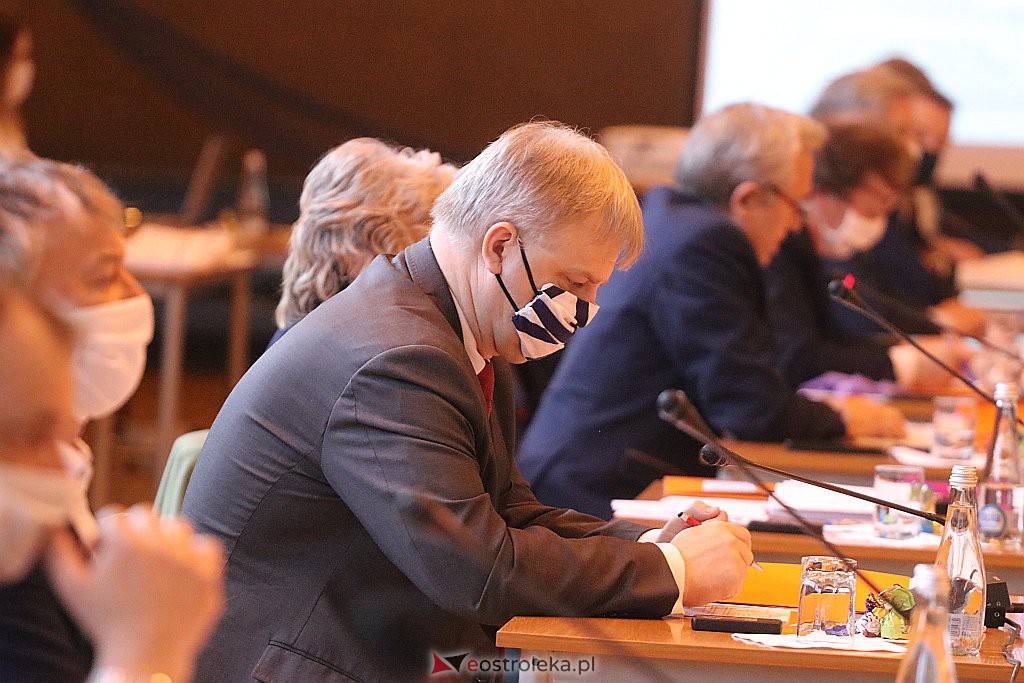 Nadzwyczajna sesja rady miasta w SP 10 [28.04.2020] - zdjęcie #42 - eOstroleka.pl