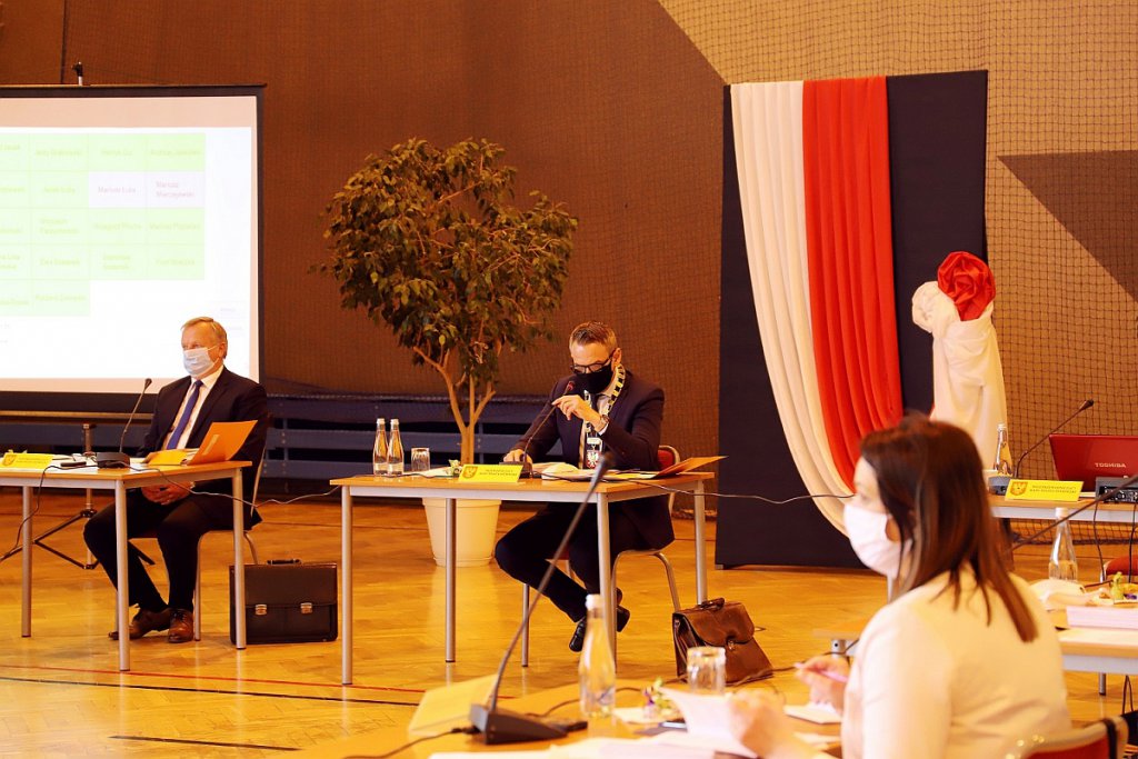Nadzwyczajna sesja rady miasta w SP 10 [28.04.2020] - zdjęcie #48 - eOstroleka.pl
