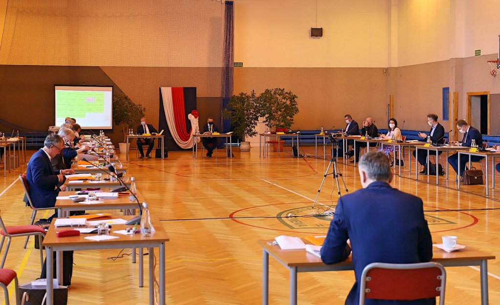 Nadzwyczajna sesja rady miasta w SP 10 [28.04.2020] - zdjęcie #59 - eOstroleka.pl