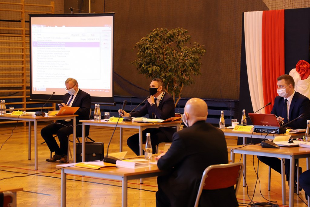 Nadzwyczajna sesja rady miasta w SP 10 [28.04.2020] - zdjęcie #74 - eOstroleka.pl