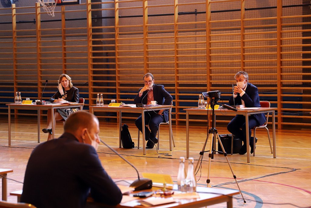 Nadzwyczajna sesja rady miasta w SP 10 [28.04.2020] - zdjęcie #84 - eOstroleka.pl