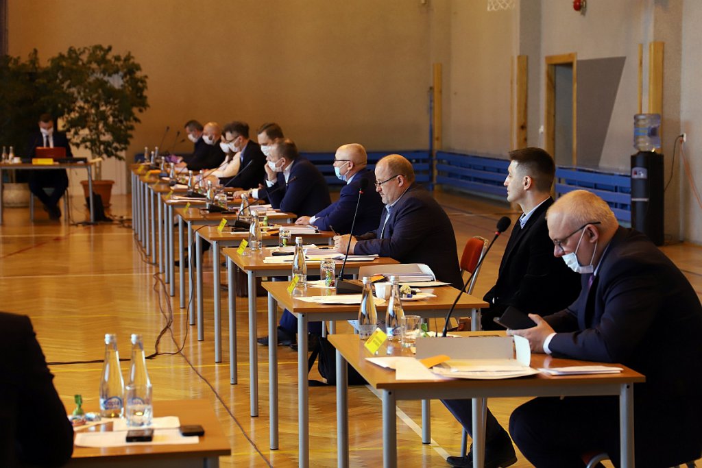 Nadzwyczajna sesja rady miasta w SP 10 [28.04.2020] - zdjęcie #35 - eOstroleka.pl
