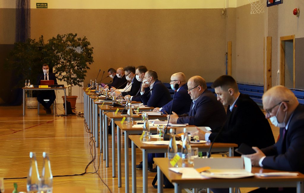 Nadzwyczajna sesja rady miasta w SP 10 [28.04.2020] - zdjęcie #88 - eOstroleka.pl