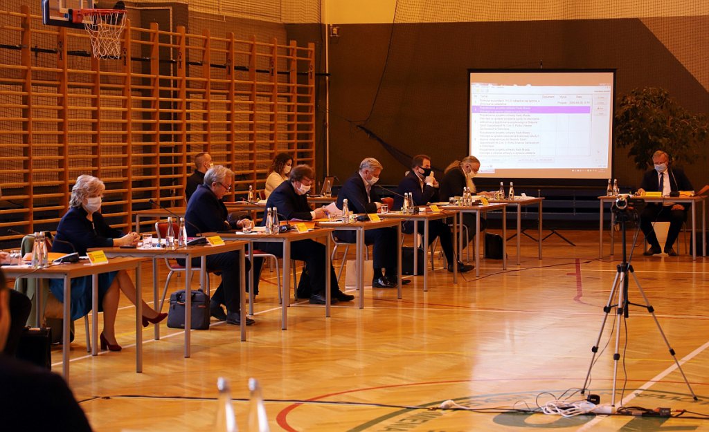 Nadzwyczajna sesja rady miasta w SP 10 [28.04.2020] - zdjęcie #89 - eOstroleka.pl