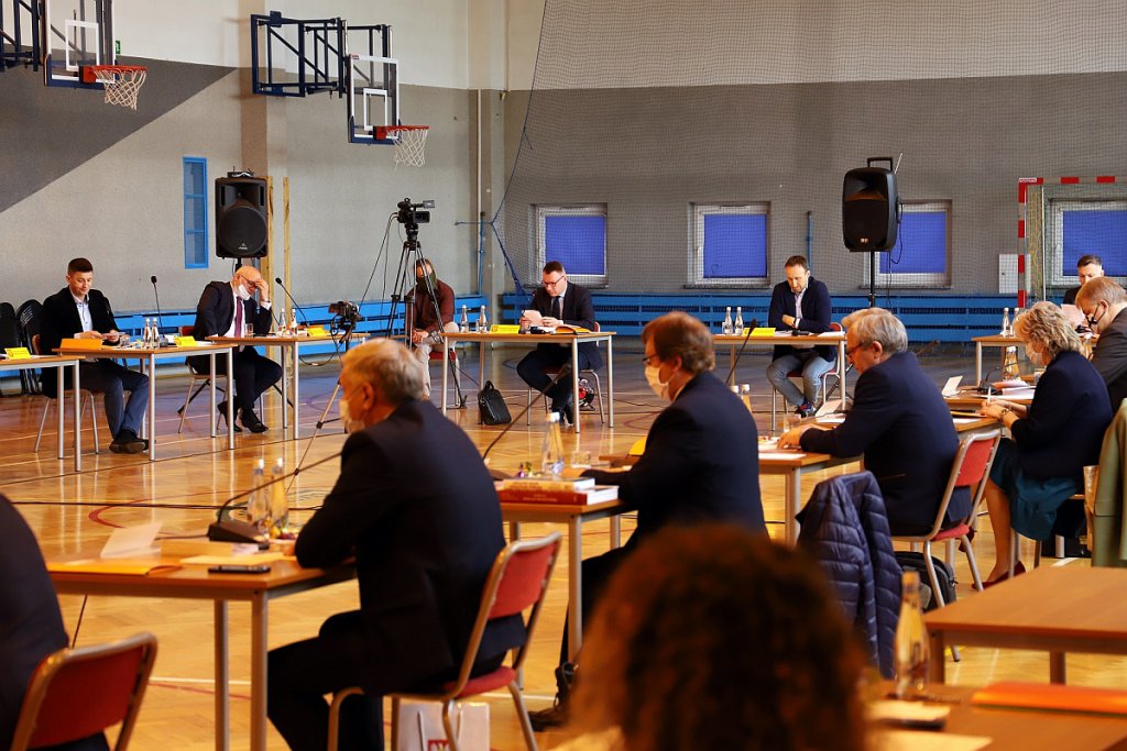 Nadzwyczajna sesja rady miasta w SP 10 [28.04.2020] - zdjęcie #102 - eOstroleka.pl