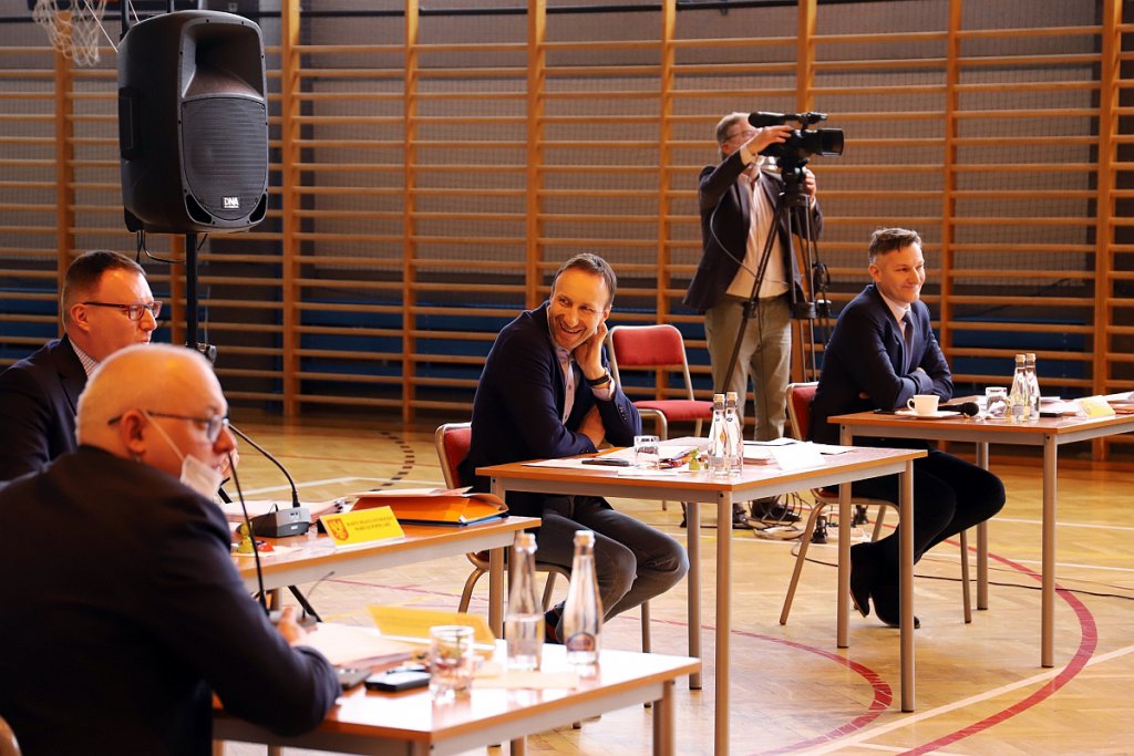 Nadzwyczajna sesja rady miasta w SP 10 [28.04.2020] - zdjęcie #6 - eOstroleka.pl