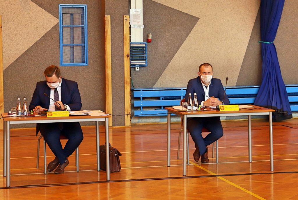 Nadzwyczajna sesja rady miasta w SP 10 [28.04.2020] - zdjęcie #2 - eOstroleka.pl