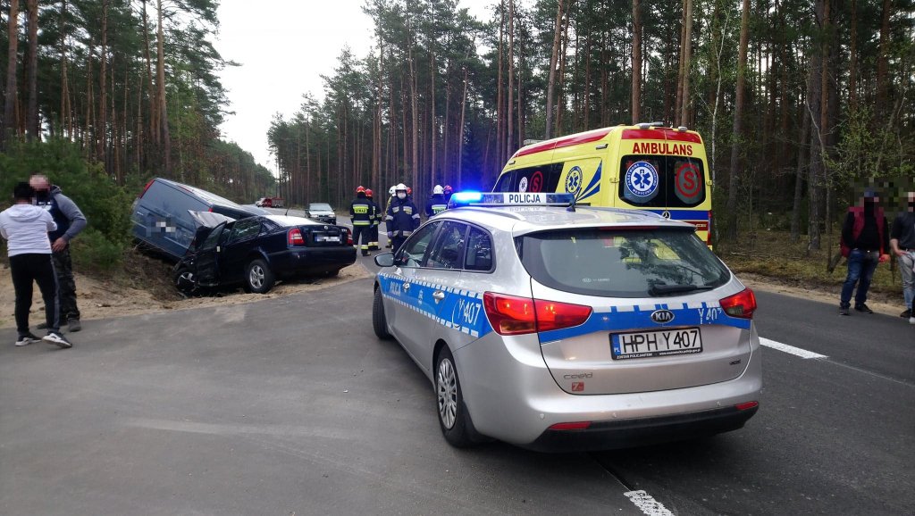 Wypadek w Łęgu Starościńskim [01.05.2020] - zdjęcie #1 - eOstroleka.pl
