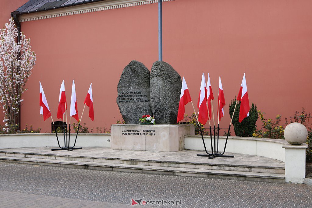 Skromne obchody Święta Konstytucji 3 Maja w Ostrołęce [03.05.2020] - zdjęcie #1 - eOstroleka.pl