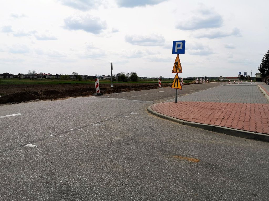 Trwa rozbudowa drogi Laskowiec – Ołdaki [12.05.2020] - zdjęcie #10 - eOstroleka.pl