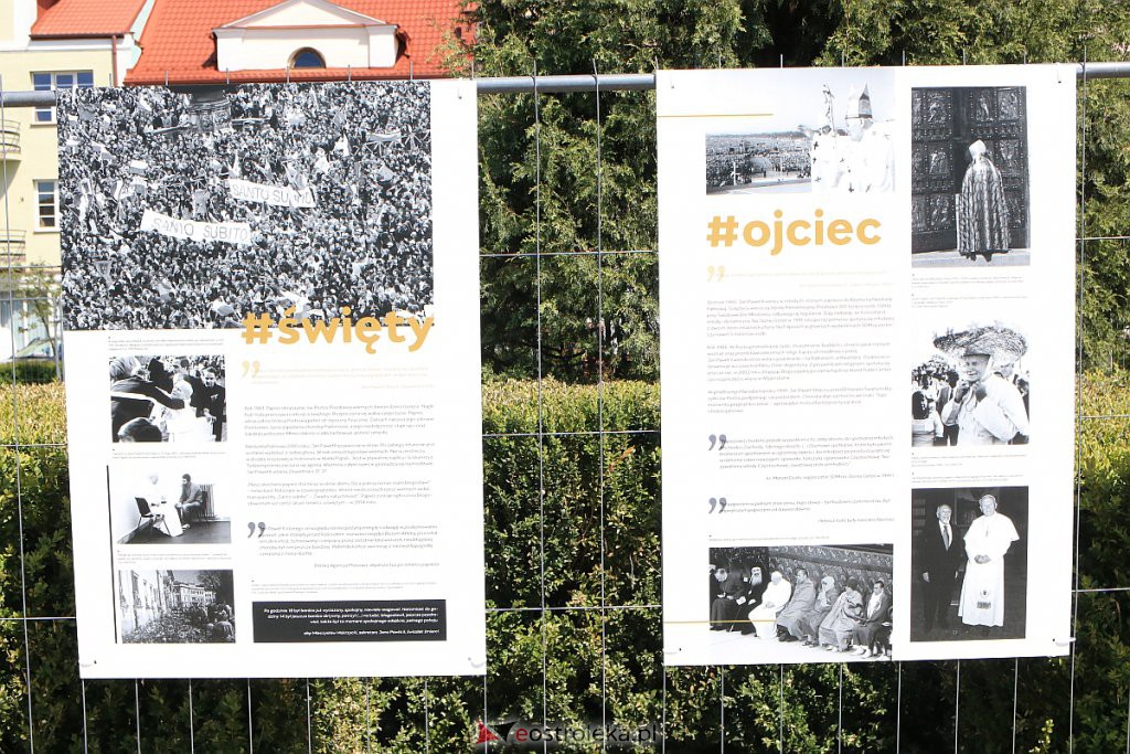 „Pielgrzym” - plenerowa wystawa o Papieżu Polaku do zobaczenia w Ostrołęce [15.05.2020] - zdjęcie #18 - eOstroleka.pl